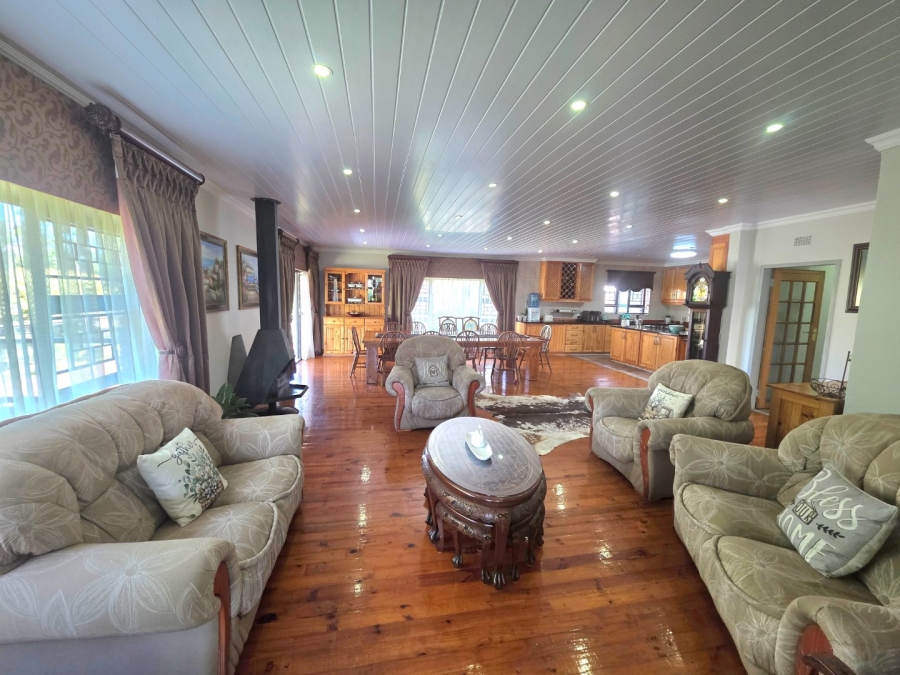 5 Bedroom Property for Sale in Morelig Free State